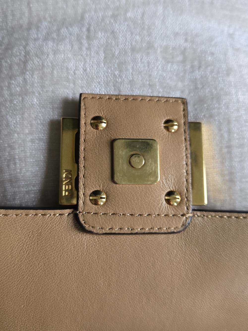 Fendi Nappa FF 1974 Embossed Baguette Zucca Miele Scuro - Picture 11 of 16